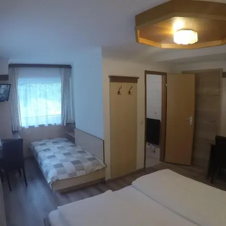 Alojamento de Acomodação e Pequeno-almoço Hotel-garni Seestrand