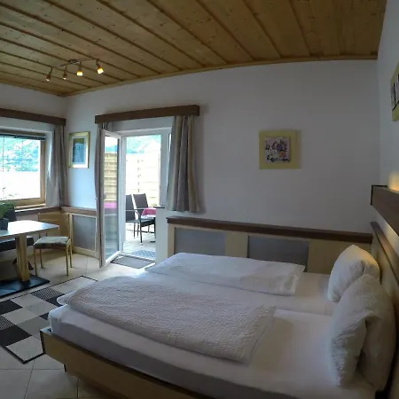 Hotel-garni Seestrand 4* Zell am See