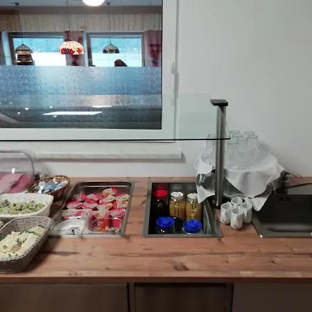 Alojamento de Acomodação e Pequeno-almoço Hotel-garni Seestrand 4*