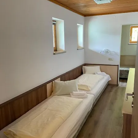 Alojamento de Acomodação e Pequeno-almoço Hotel-garni Seestrand 4*