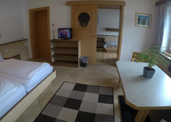 Hotel-garni Seestrand ツェル アム ゼー